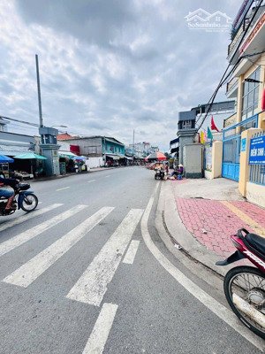 giá cực kỳ ngộp _lô đất _ 74m2 _ ngang 4,5m _ ngay ql13 cũ _ chỉ tiêu xây dựng 4 tầng _ nhỉnh 4 tỷ