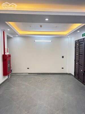 Ngọc Hà DÒNG TIỀN ỔN ĐỊNH - 7 TẦNG THANG MÁY - SỔ HOA HẬU - 20M RA Ô TÔ - Mặt tiền đẹp 7m - 11 phòng