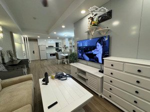 cho thuê căn hộ chung cư thuận việt, 11 triệu, 75m2, 2pn 2wc đầy đủ nội thất.