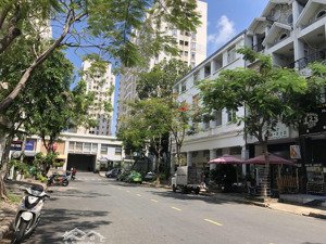 bán gấp nhà phố khu hưng phước ,phú mỹ hưng ,quận 7 ,có thang máy ,giá :31,5 tỷ ,sh 