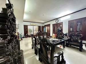 chính chủ bán biệt thự ngọc lâm, long biên - 5 tầng 220m² - 3 mặt thoáng - nhỉnh 61 tỷ