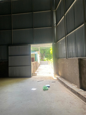 cho thuê kho mới đẹp đường hạ trại, dt 750m, mt 8m, rb, lô góc, giá 50tr