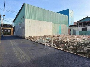 đất đẹp _ khu dân trí cao_ ngay ql13 _70m2 _ ngang 4m _ chỉ tiêu xây dựng : 4 tầng _ chỉ 6,35 tỷ tl