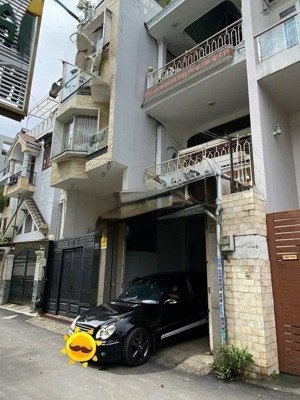 hẻm 7m thẳng 1 trục sát mặt tiền thống nhất kd đỉnh