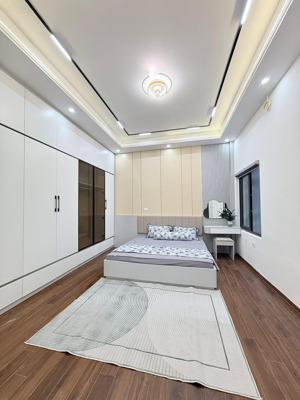 cát linh, 34m, 3ngủ, ngõ ba gác, 2 thoáng, nhà đẹp full nội thất, sổ vuông, mặt tiền rộng, hiếm