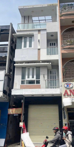 nhà 4 tầng mt hùng vương , giá chỉ 16tỷ500, gần big c , gần chợ cồn