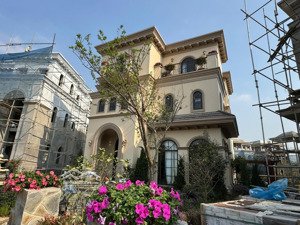 39tr/m2 có ngay căn biệt thự 250m2 mặt tiền 15m ven sông, chiết khấu 9% gtch, quà tân gia 300 triệu