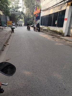 bán đất phố thạch bàn ô tô tránh dt45m2, mặt tiền 4.5m, giá 6.9 tỷ