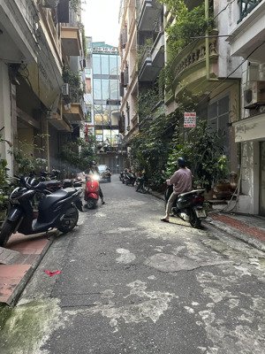 bán nhà phân lô huỳnh thúc kháng-đống đa - ô tô tránh vỉa hè- dt:56 m x 4 tầng x mt 4m -giá: 25 tỷ