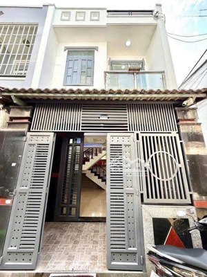 bán nhà 2 mt hẻm xe hơi hiệp thành 35 - 52m2, 2 tầng - chỉ 4.65 tỷ tl - cách gò vấp 5 phút.