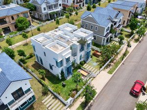 chuyển nhượng biêt thự full nội thất đối diện clubhouse giá chỉ 5.3 tỷ giá rẻ nhất novaworld