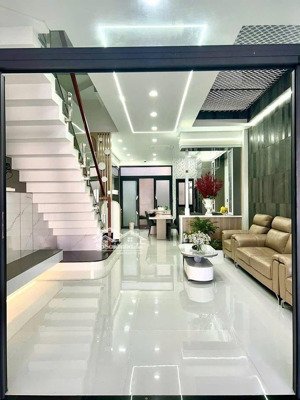 nhà mới dãy a6 ocean dunes hướng biển đối diện công viên thể thao