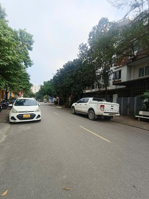 khu chức năng tây mỗ 90m 5 tầng đường 18m giá đầu tư 18,x tỷ tỷ