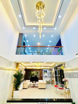 nhà "chân dài" nở hậu 7.5m - thang máy vi vu - khu biệt thự ngọc lan gò vấp đang sẵn dòng tiền