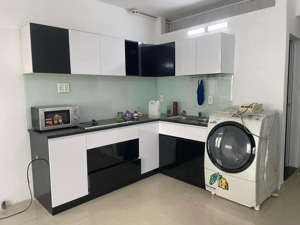 chung cư trường sa ( miếu nổi )giáp q1,q3,phú nhuận chỉ hơn 3tỷ .
- dt 63m2 2pn .