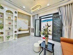 nhà mới đón tết full nội thất sát mặt tiền ngang 4,3m nở hậu 3pn giá 4.85 tỷ