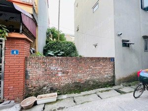 56m2 giá 5.8tỷ rẻ nhất thị trường, gần đường lớn , phía trước là khu đất công rộng đẹp.