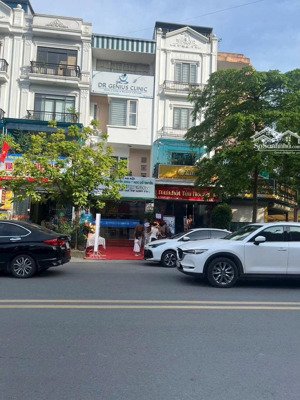 giá đầu tư 1 căn liền kề văn phú mặt kinh doanh dt 90m. đường 24m vỉa hè 6m 5 tầng. giá chỉ 22.5 tỷ