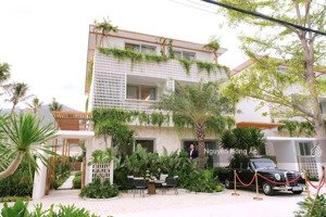 hot !! biệt thự la tiên villa giá cực tốt chỉ nhỉnh 12,6 tỷ, full nội thất cao cấp, view biển đẹp