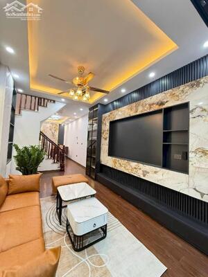 Bán nhà Nguyễn Xiển full nội thất mới đẹp về ở ngay, ba bước ra phố, ô tô cách nhà 10m, 40m2, hơn 9 tỷ