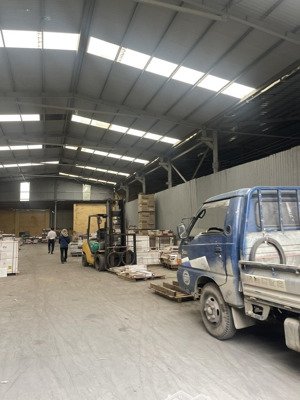 cho thuê kho xưởng tại xã mai lâm- đông anh. diện tích 680m2 , trần cao 9m