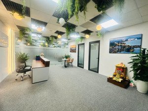 văn phòng đẹp tại đống đa 120m2 giá chỉ 1xx/m2/th