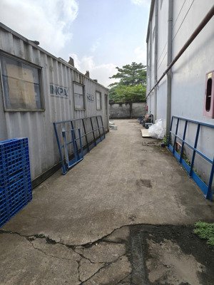 cho thuê xưởng kv: 4.000m2, xưởng: 2.500m2, vp: 350m2, tại kcn vĩnh lộc, bình tân, pccc tự động