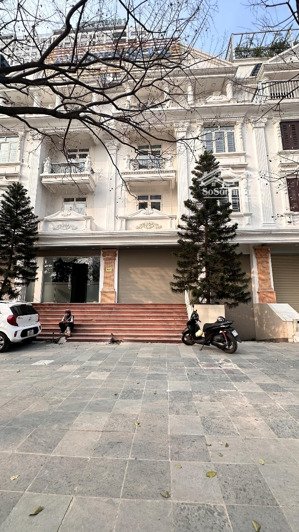 chính chủ bán tòa nhà mặt đường 23 thành phố giao lưu 256m x 6 tầng mt 16 mét 138 tỷ bắc từ liêm