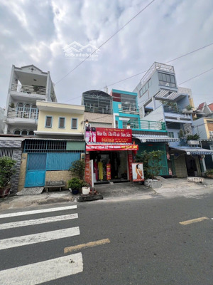 bán nhà mặt tiền đường xe tải kdc bình phú 1, p10, q6