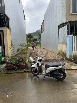 chính chủ bán lô đất mặt tiền đường 5,5m, khu tđc hoà ninh 1, dt 97m2