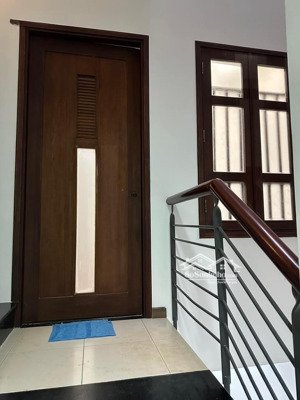 kẹt tiền gấp! chốt nhanh! một số căn đẹp 4x12 đúc 2 tầng hẻm thông gần ngã 4 llq-âu cơ từ 6.5tỷ tl