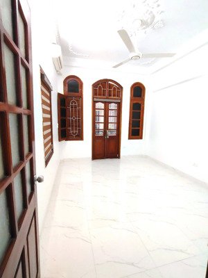 tô đỗ cửa, kinh doanh, cách phố xuân thuỷ 50 m. lô góc 3 mặt thoáng - vừa ở vừa kinh doanh.