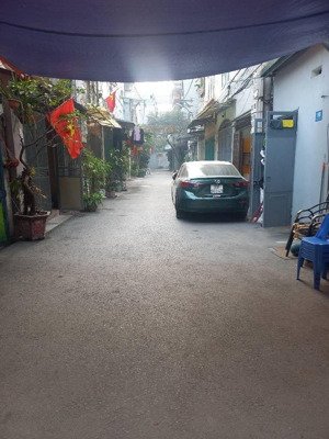 ngô quyền - 7.55 tỷ - ngõ thông - ô tô đỗ cửa - qua nhà.