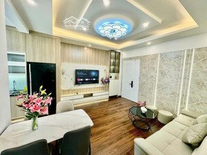 bán căn hộ chung cư việt hưng,dt70m. 2 ngủ 2cw.