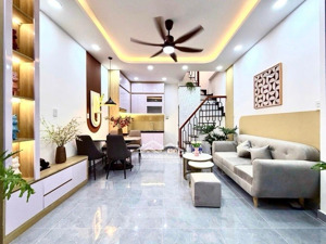 hàng hiếm phú nhuận - hẻm 1 sẹc sát mặt tiền - tài sản giữ tiền cực tốt - chỉ 4.x tỷ