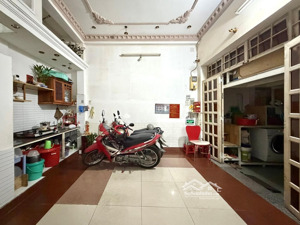 gần hàng xanh, chdv bùi đình tuý, 114m2, 10pn - hẻm ô tô - 10 tỷ hơn