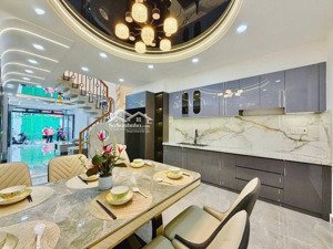 bán nhà quang trung gò vấp sd 200m2 4 lầu, hẻm xe tải thông, full nt vào ở ngay, ngủ trệt, 8.9 tỷ