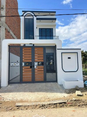 bán nhanh nhà mới đường gò đại- trung tâm xã diên sơn ( nay là diên điền ) giá bán: 2,139