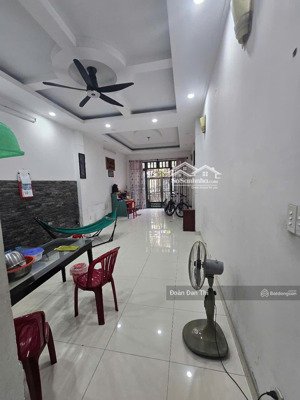 nhà hẻm 7m khu chợ tân hương dt 4.1x20.5 (3 tấm đúc btct) giá 9 tỷ tl