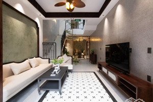 bán nhà đẹp hồ nghinh sơn trà, dòng tiền 70tr/ tháng, đẹp như khách sạn, diện tích 65m - 3.5 tầng.