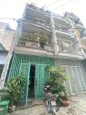 hạ l sốc 300 triệu -hương lộ 2 -hẻm 7m xe tải- 2 lầu + sân thượng - bệnh viện - trường học đầy đủ