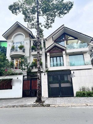 biệt thự có hầm dương văn an -an khánh gara 2 ô tô 10x25 cty vp giá 60 triệu