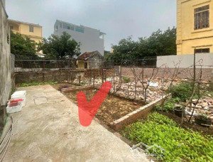 đất siêu đẹp -dương xa.gia lâm-vf3 đỗ cửa -ra 15m ô tô tránh nhau