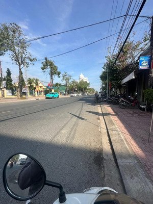 mtkd trần quý cáp, tx ninh hoà 239m2(9.5x26m) nhà cấp 4 tiện xây vp, kd ks ngay đường chánh tx