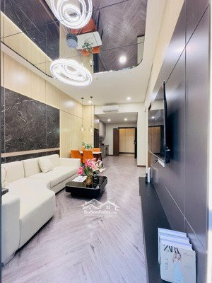 chính chủ gửi bán siêu phẩm 2pn2wc tầng đẹp full đồ mới 100% 5,38 tỷ thu về tại masteri water front