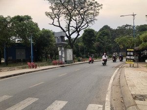 nhà quận 6, ngay công viên bình phú, 3 tầng, 4x16m, mặt tiền đường nhựa 12m, nhỉnh 4 tỷ.