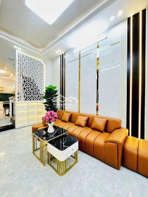 nhà mới 2 tầng, hoàn công, full nội thất giá 4,35 tỷ