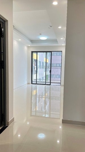 tôi muốn bán căn 2pn 66m2 q7 riverside, nhà trống, giá 3.950 tỷ bao thuế phí