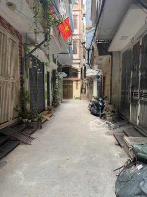 huỳnh thúc kháng - đống đa khu vực rất hiếm nhà bán. nhà đẹp chờ chủ mới về đón tết