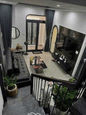 cần bán nhanh nhà mới 3 tầng đẹp đường nguyễn công trứ sát biển mỹ khê và cầu rồng chỉ hơn 5 tỷ